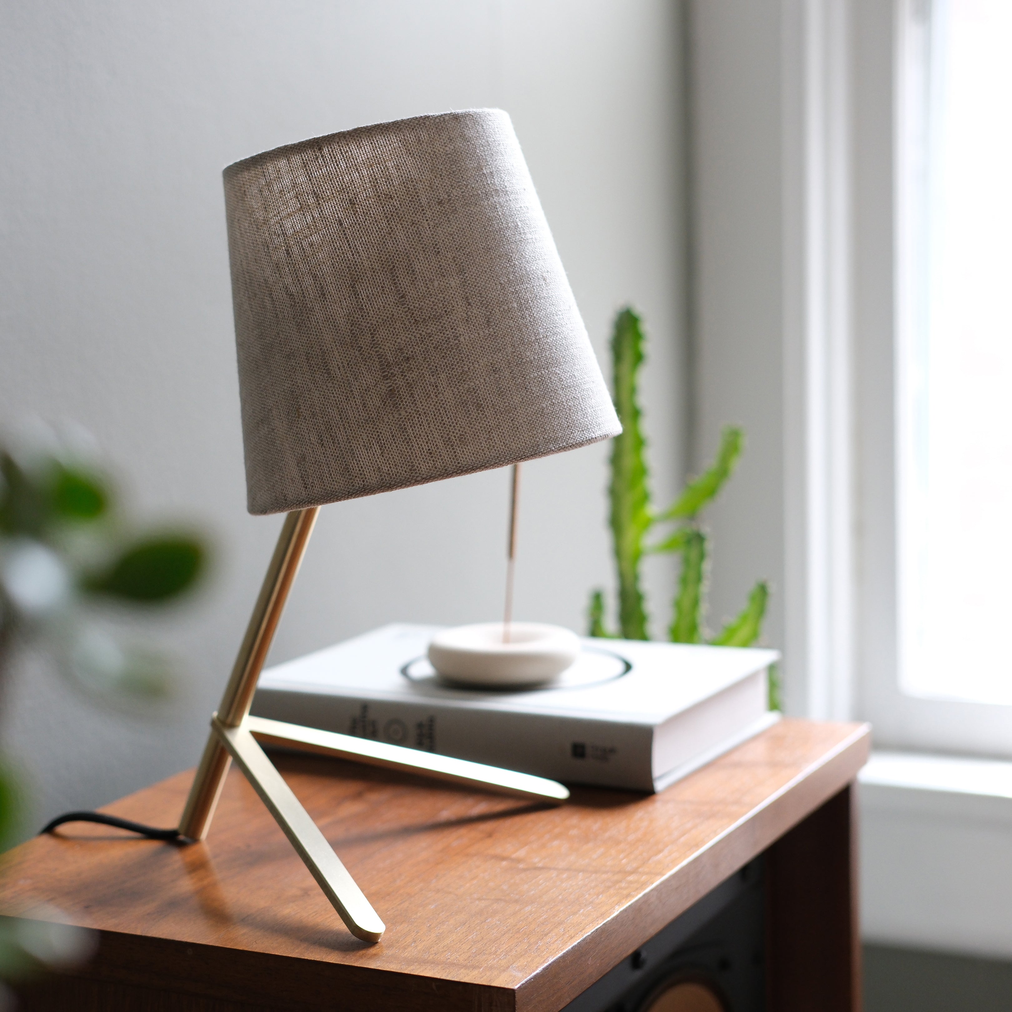 Tri-Leg Modern Lamp