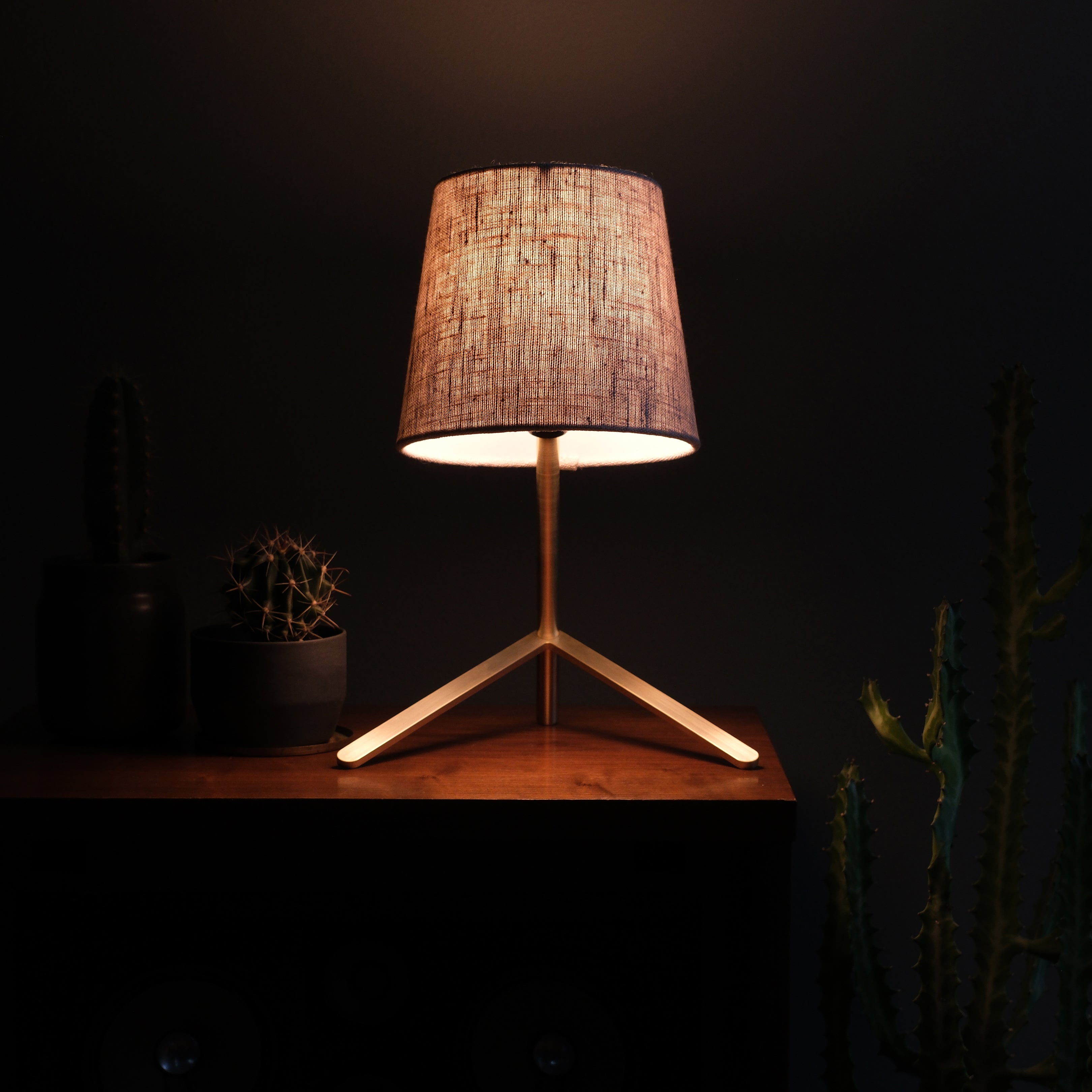 Tri-Leg Modern Lamp