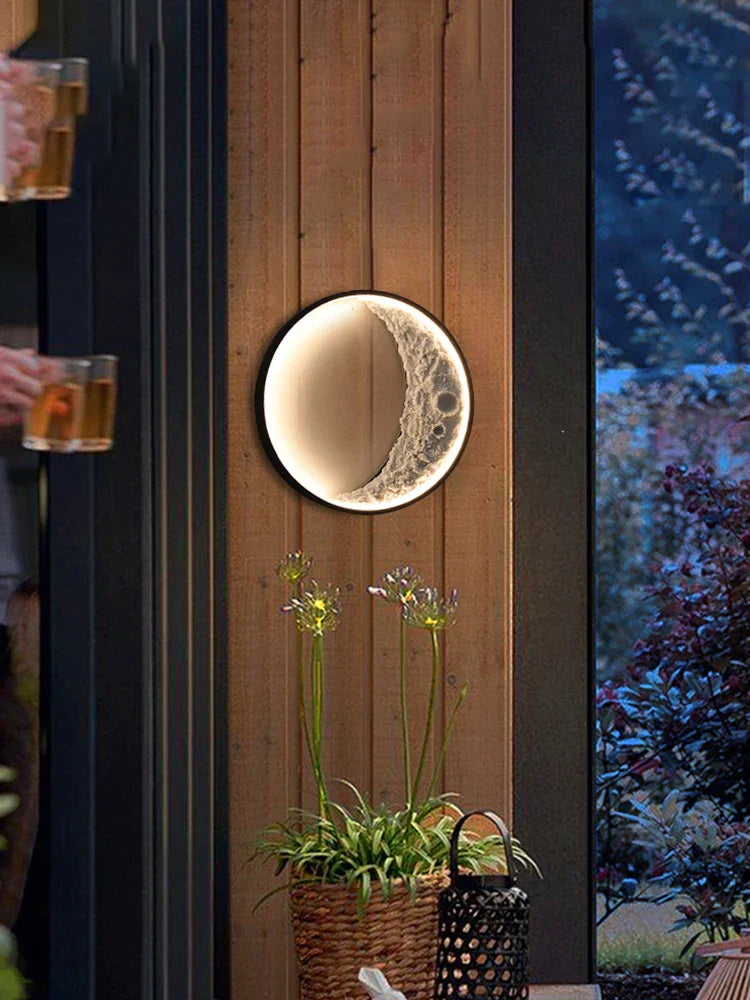 Crescent Wall Lamp for Outdoor